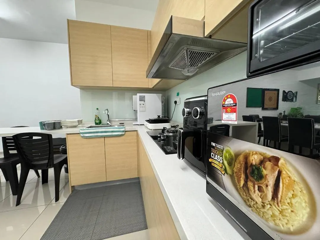 Modern Family-Fun Suites - Infinity Pool, Massage Chair, Indoor-Cinema With Balcony - M2 Bukit Mertajam Apartamento