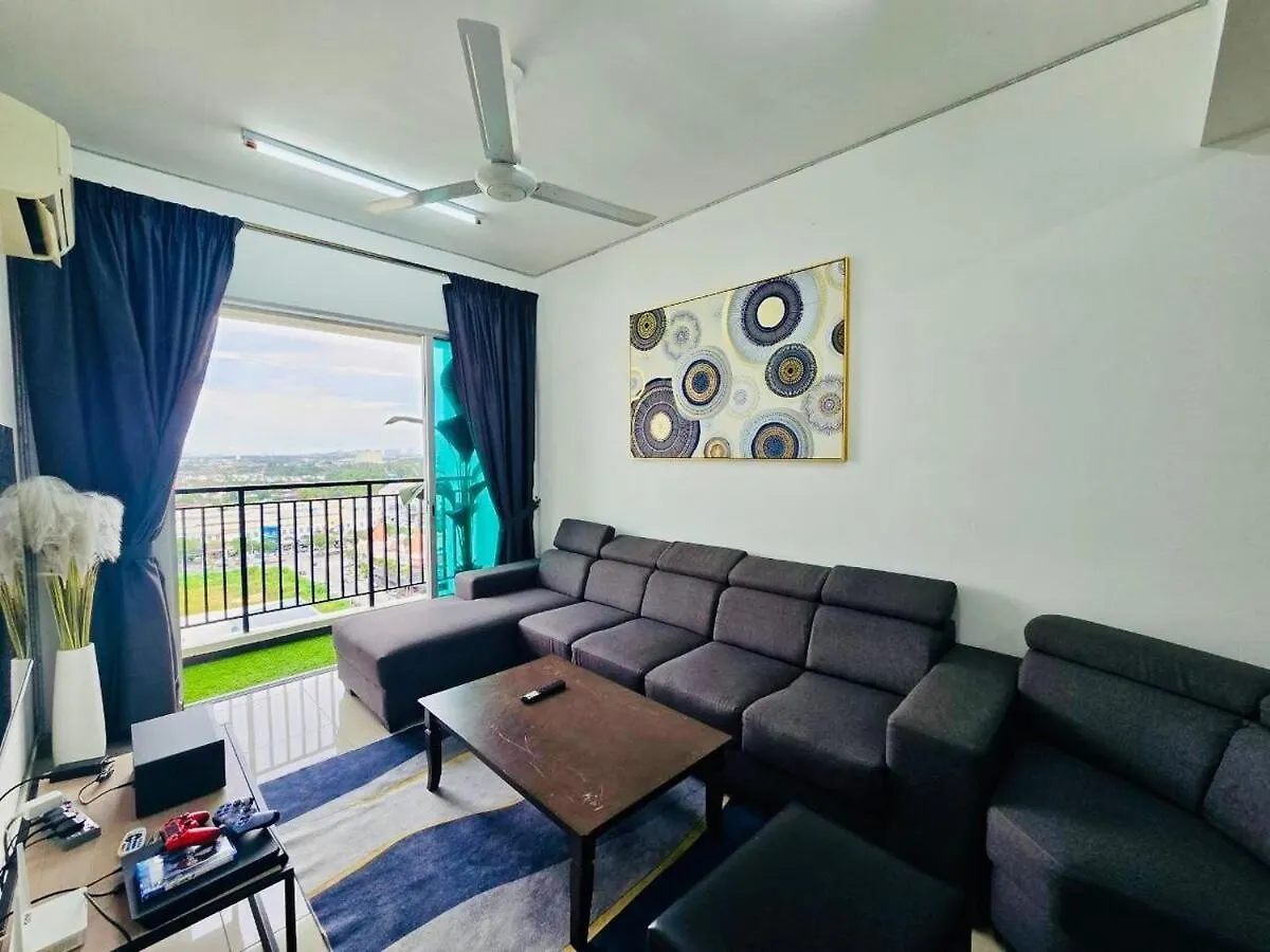 Modern Family-Fun Suites - Infinity Pool, Massage Chair, Indoor-Cinema With Balcony - M2 Bukit Mertajam