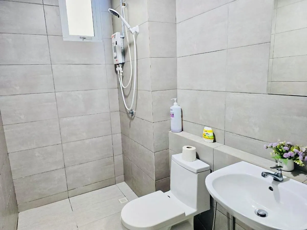 Modern Family-Fun Suites - Infinity Pool, Massage Chair, Indoor-Cinema With Balcony - M2 Bukit Mertajam Malezja