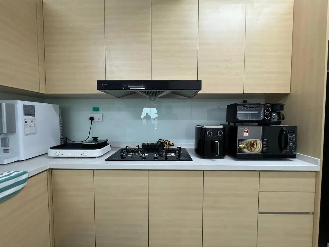 Apartament Modern Family-Fun Suites - Infinity Pool, Massage Chair, Indoor-Cinema With Balcony - M2 Bukit Mertajam