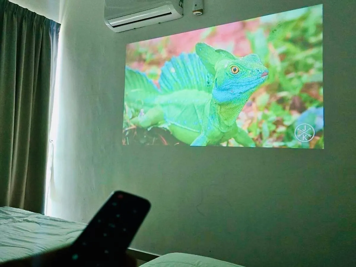 Modern Family-Fun Suites - Infinity Pool, Massage Chair, Indoor-Cinema With Balcony - M2 Bukit Mertajam 0*,